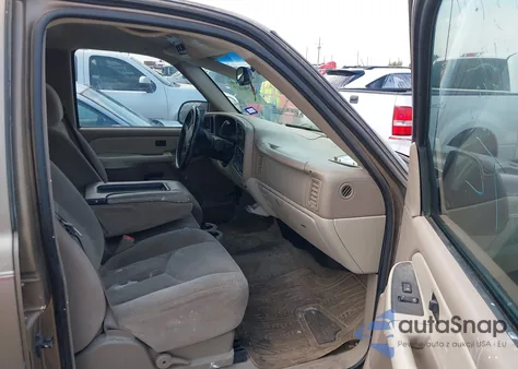 2003 Chevrolet Suburban 1500 Ls z USA, uszkodzony, nr VIN 1GNEC16Z43J208171